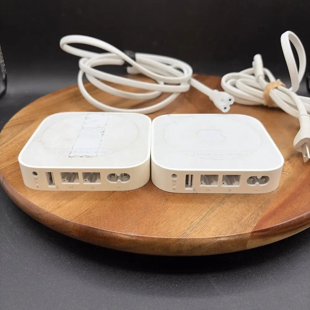 Lot Of 2 Apple Airport Express A1392 2nd Generation WiFi Router AirPlay Streamer